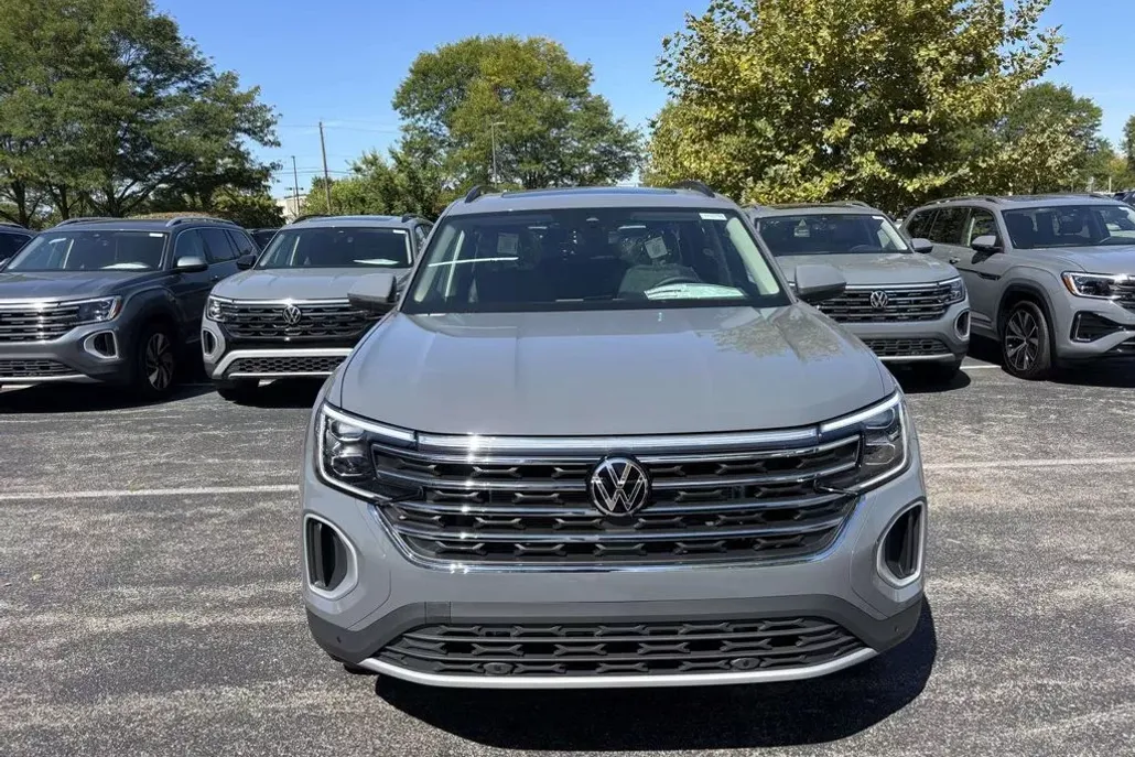 2026 Volkswagen Atlas SE Technology photo 1