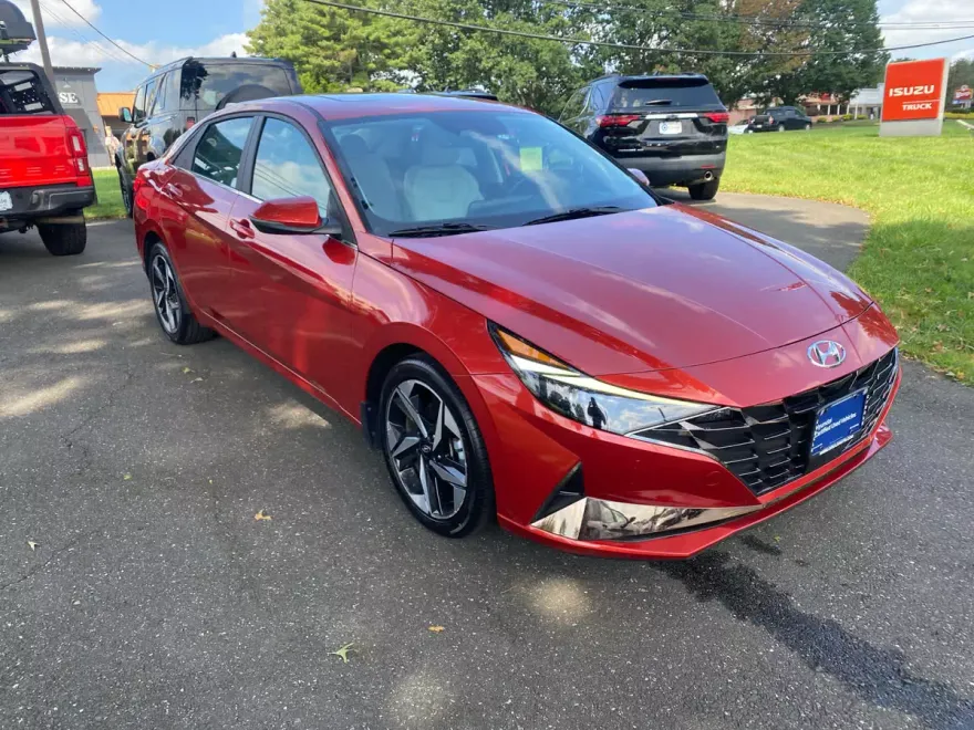 2022 Hyundai Elantra Limited photo 1