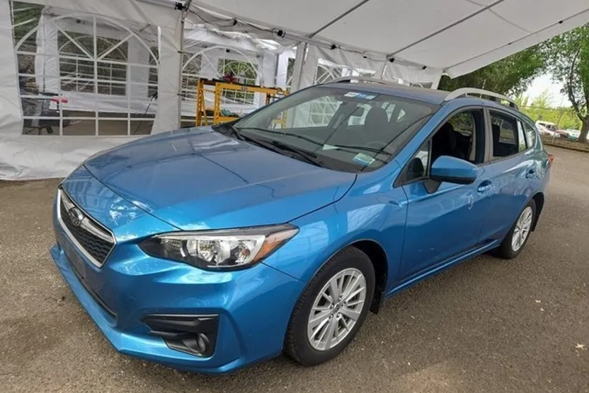 2018 Subaru Impreza Premium photo 1