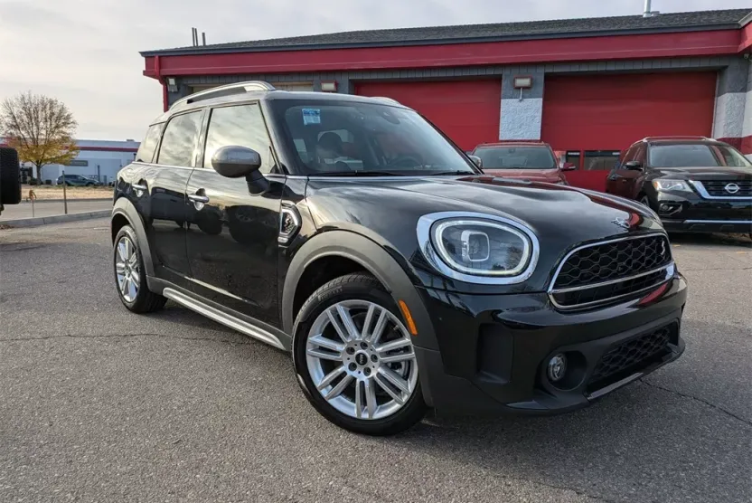 2024 Mini Cooper Signature photo 1