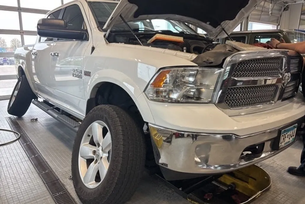 2018 Ram 1500 SLT photo 1