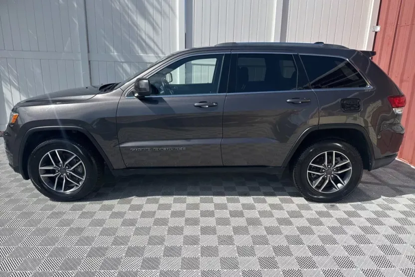 2021 Jeep Grand Cherokee Laredo E photo 1