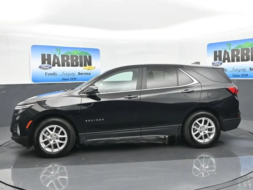 2024 Chevrolet Equinox LT photo 1