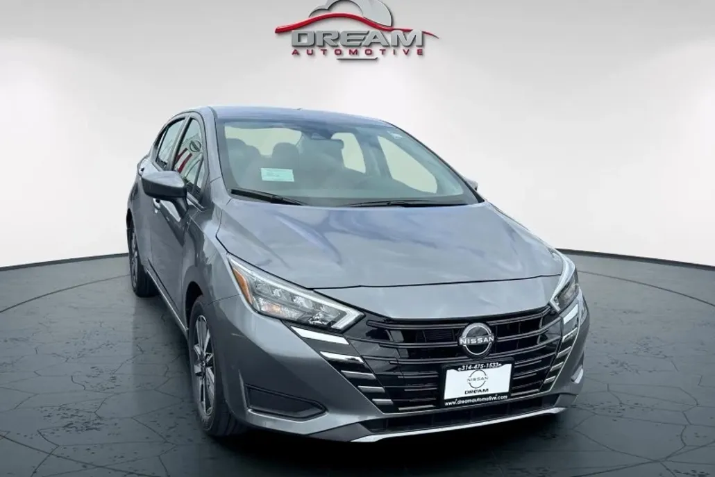 2025 Nissan Versa SV photo 1