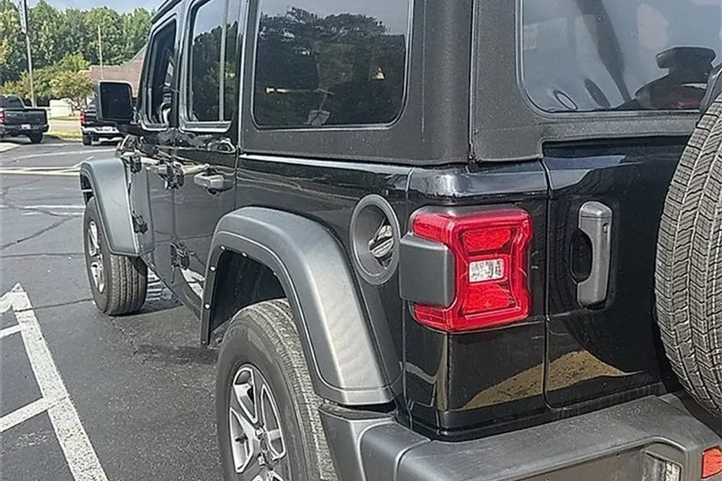 2022 Jeep Wrangler Unlimited Sport S photo 1
