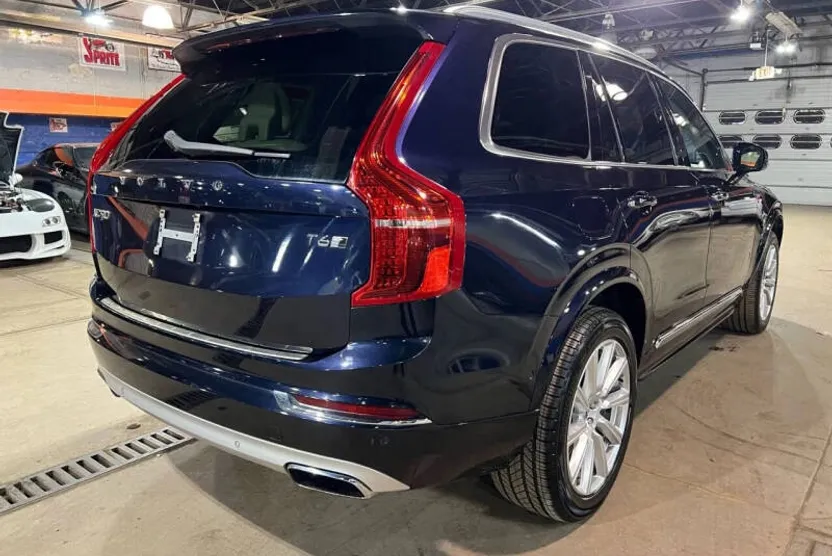2017 Volvo XC90 T6 Inscription photo 1