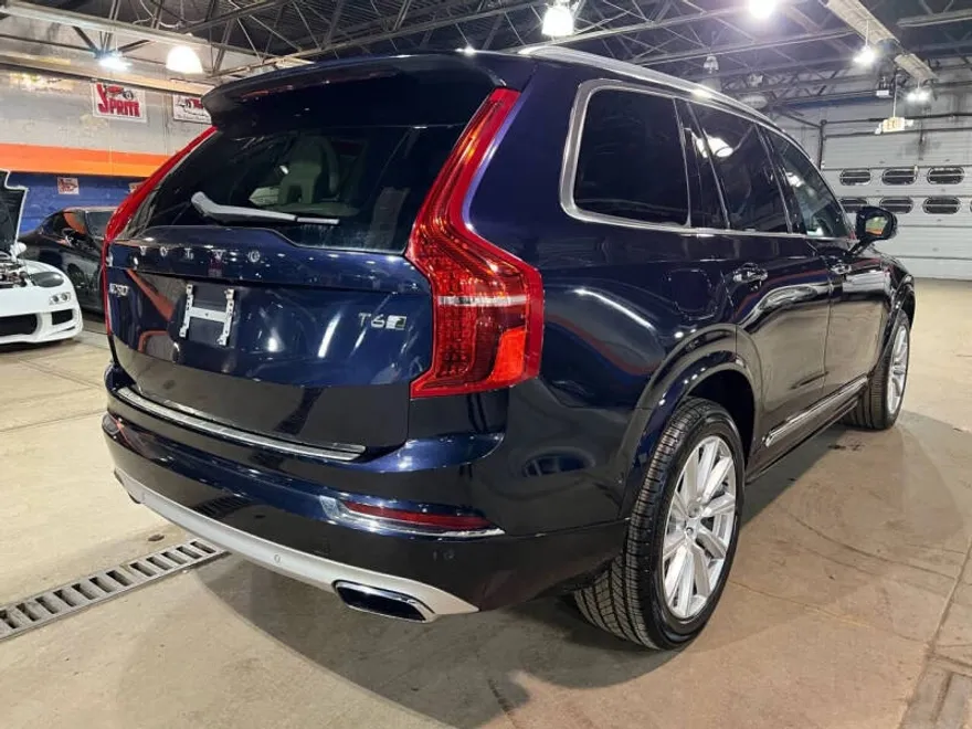 2017 Volvo XC90 T6 Inscription photo 1
