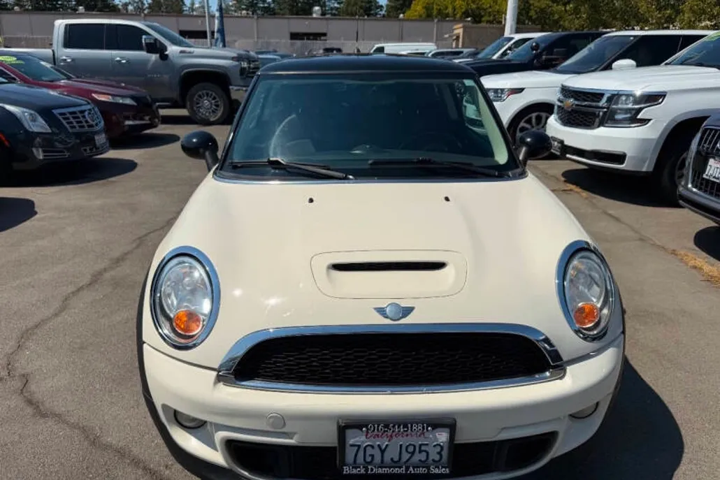 2012 Mini Cooper Hardtop S photo 1