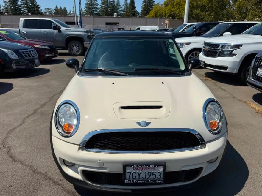 2012 Mini Cooper Hardtop S photo 1