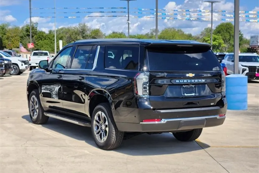 2026 Chevrolet Suburban LT photo 1