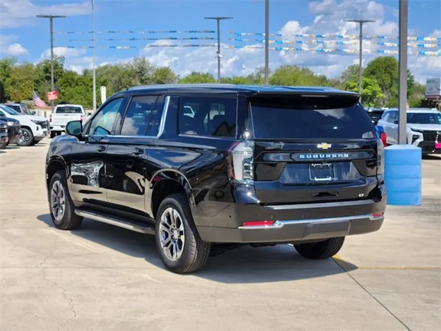 2026 Chevrolet Suburban LT photo 1