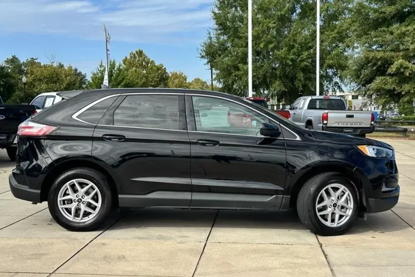 2023 Ford Edge SEL photo 1