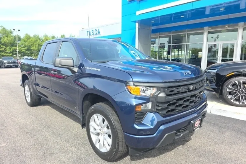 2023 Chevrolet Silverado 1500 Custom photo 1