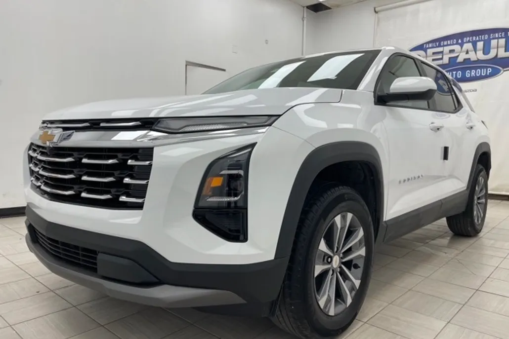 2026 Chevrolet Equinox LT photo 1