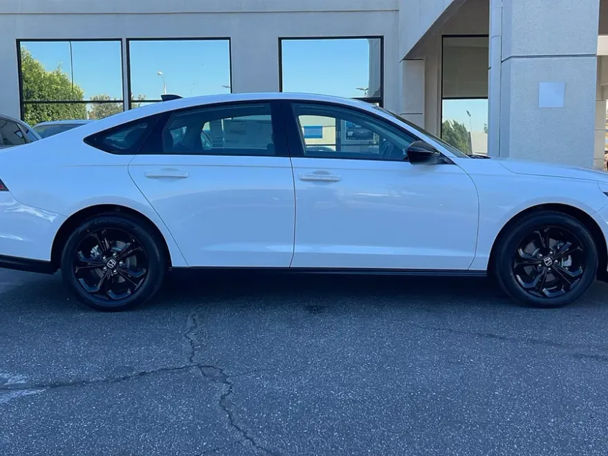 2025 Honda Accord SE photo 1