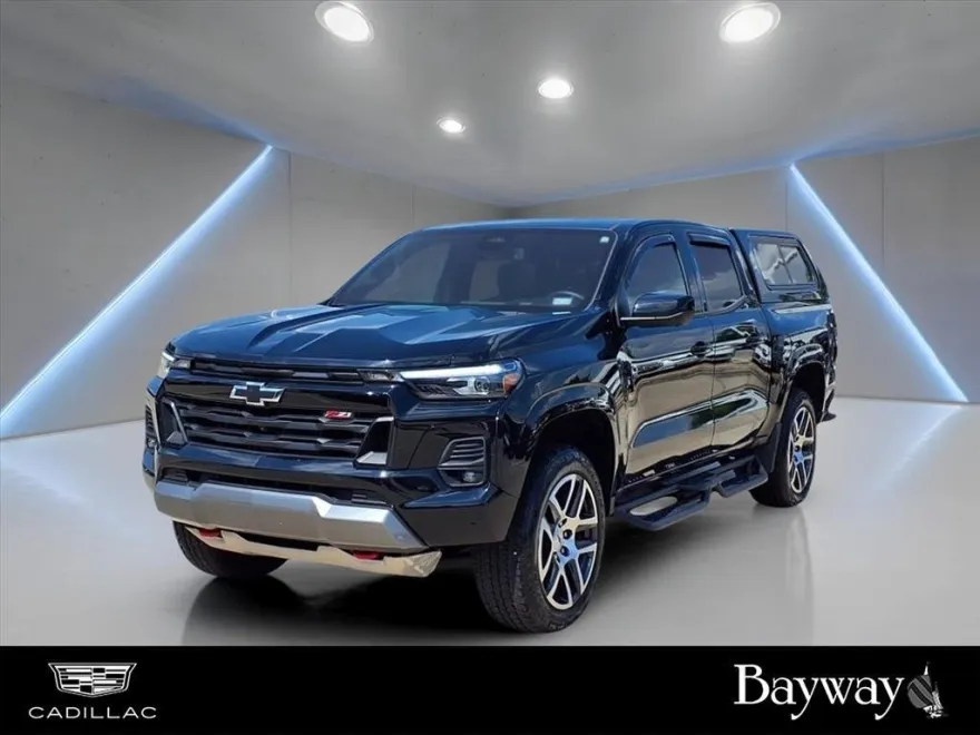 2023 Chevrolet Colorado Z71 photo 1