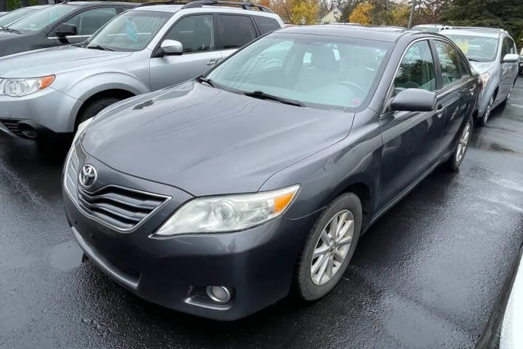 2011 Toyota Camry Base photo 1