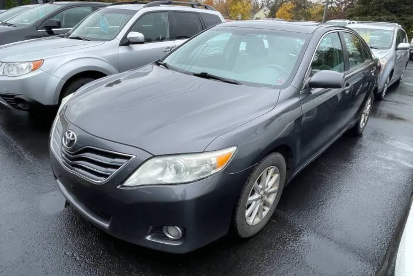 2011 Toyota Camry Base photo 1