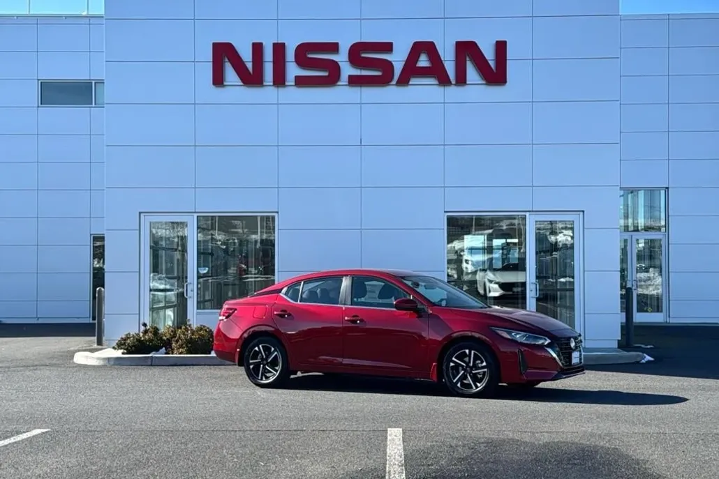 2025 Nissan Sentra SV photo 1