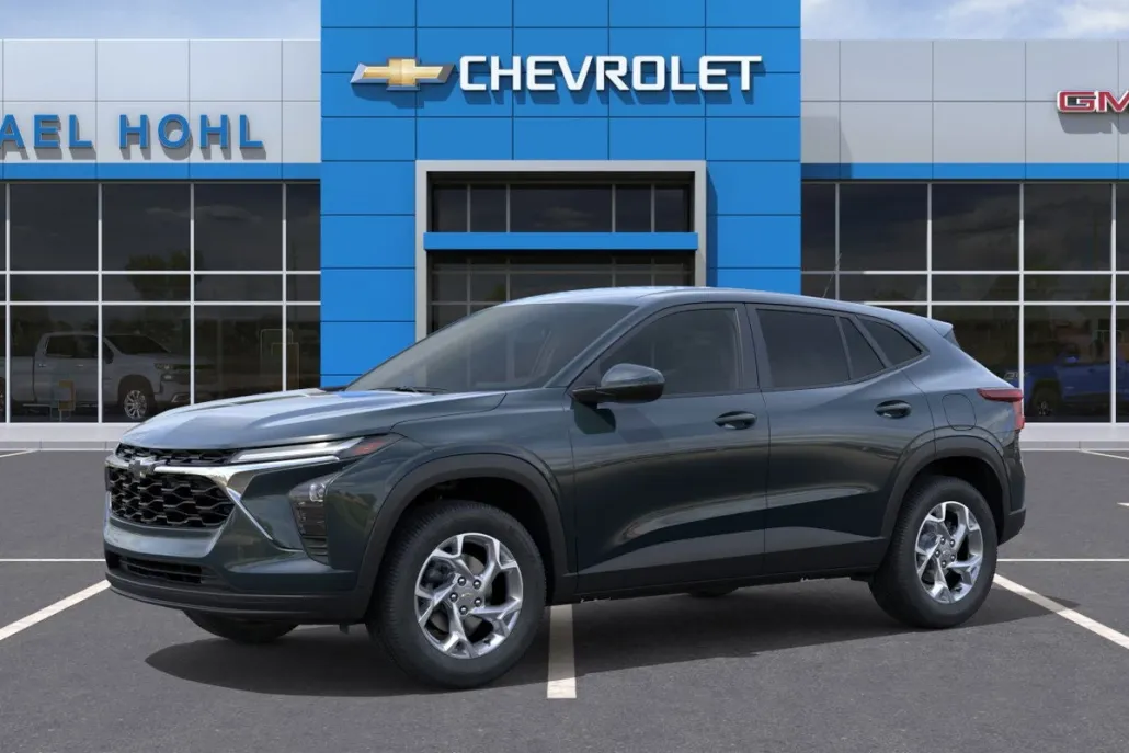 2025 Chevrolet Trax LS photo 1