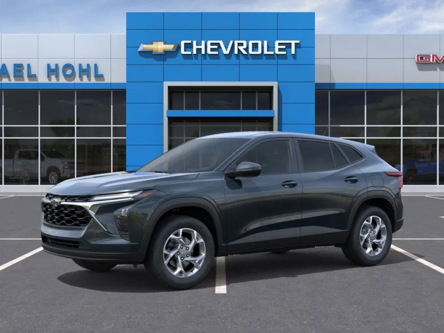 2025 Chevrolet Trax LS photo 1