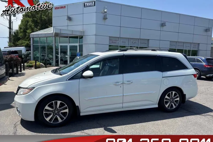 2015 Honda Odyssey Touring Elite photo 1