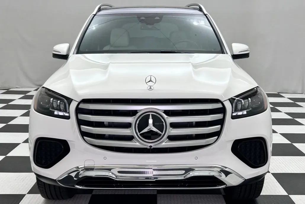 2024 Mercedes Benz GLS 450 photo 1