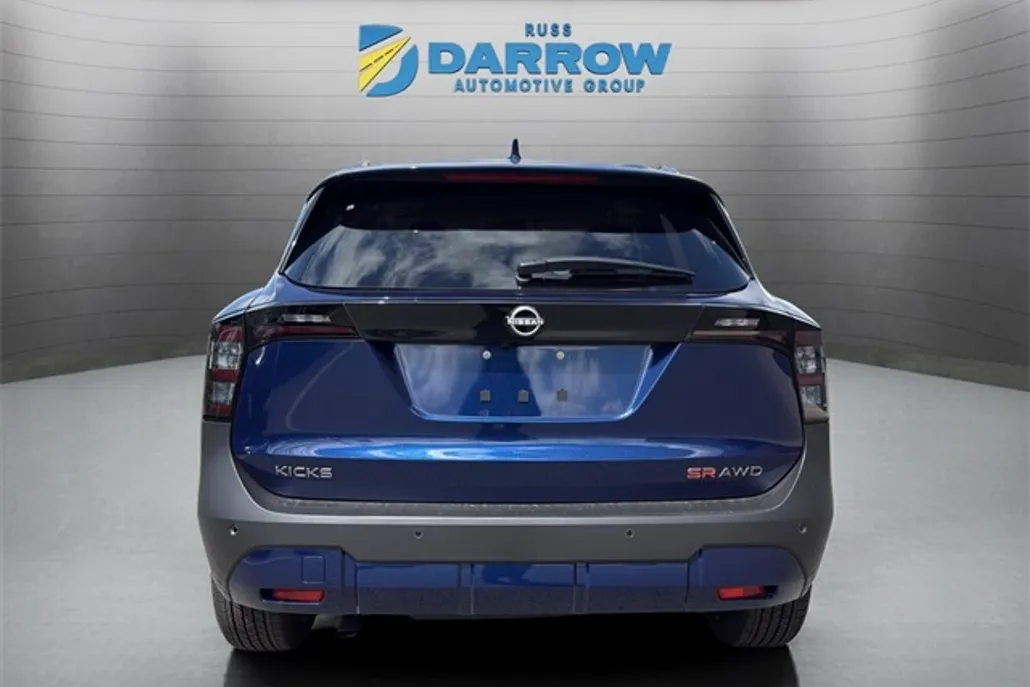 2025 Nissan Kicks SR photo 1