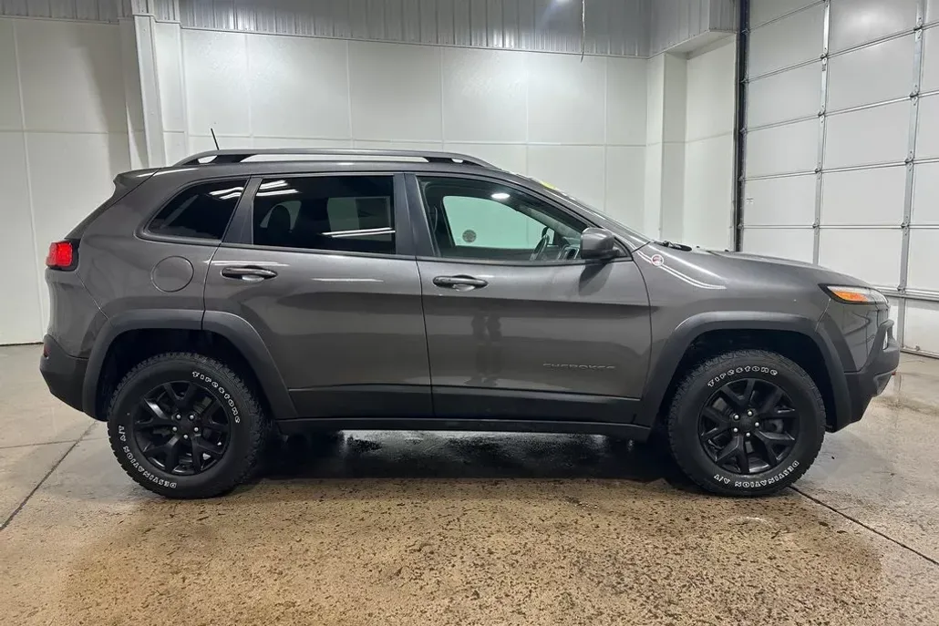 2018 Jeep Cherokee Trailhawk photo 1
