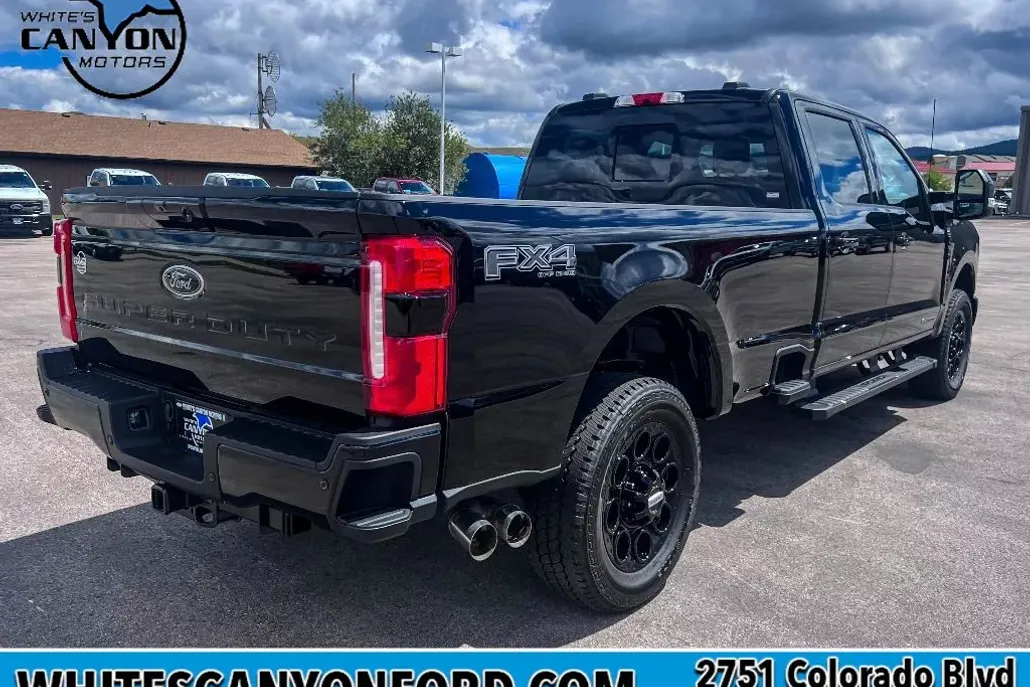 2025 Ford F-350 Lariat photo 1