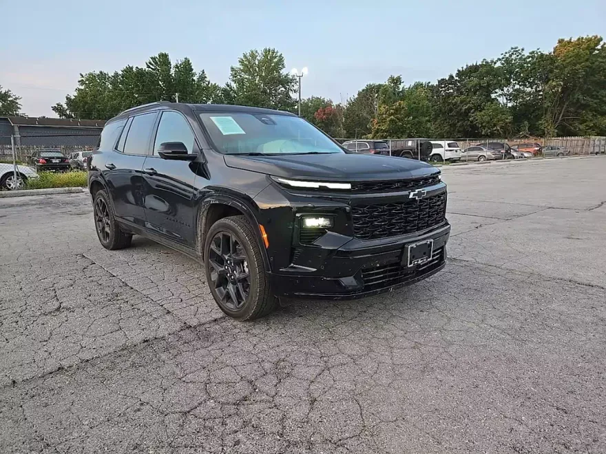 2025 Chevrolet Traverse RS photo 1