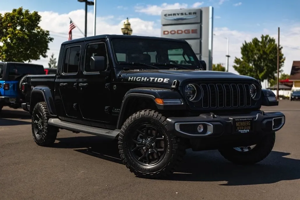 2025 Jeep Gladiator Sport photo 1