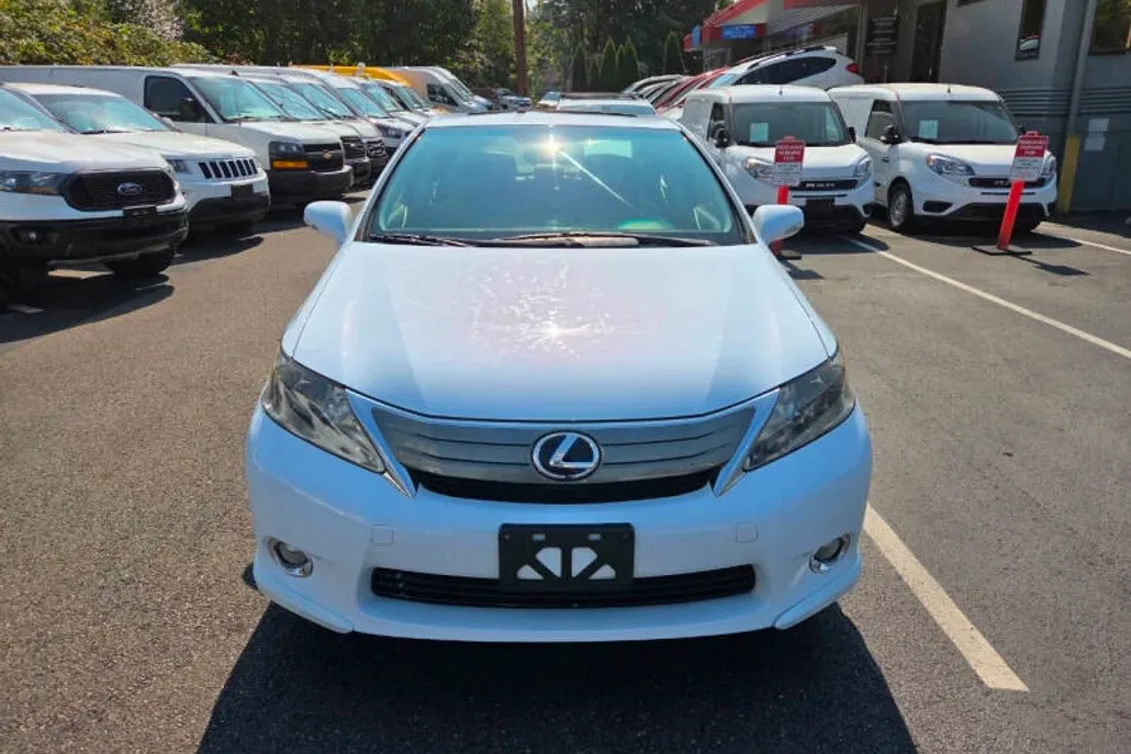 2010 Lexus HS 250h photo 1