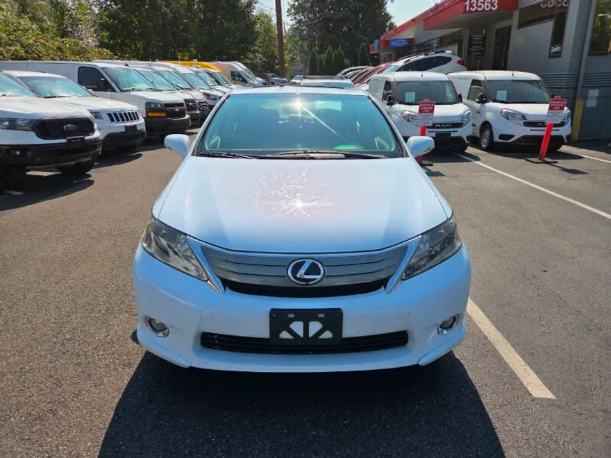 2010 Lexus HS 250h photo 1