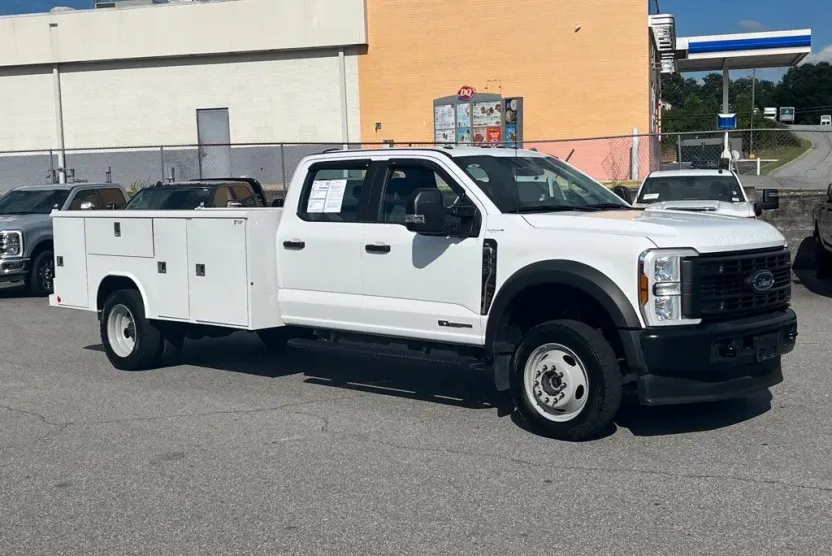 2024 Ford F-450 XL photo 1