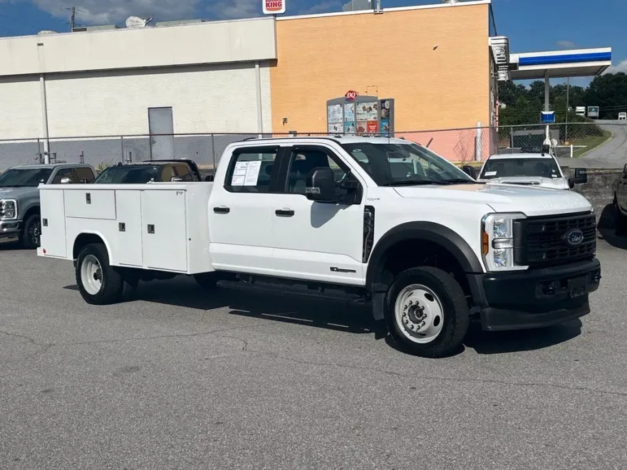 2024 Ford F-450 XL photo 1