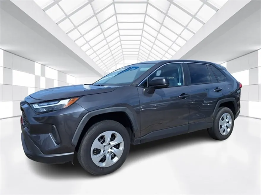 2024 Toyota RAV4 LE photo 1