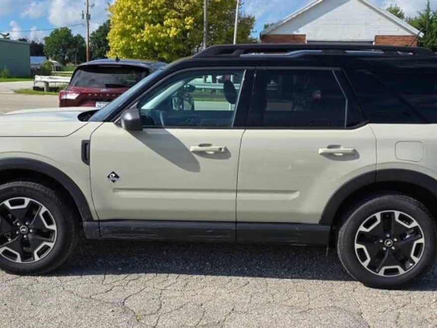 2024 Ford Bronco Sport Outer Banks photo 1