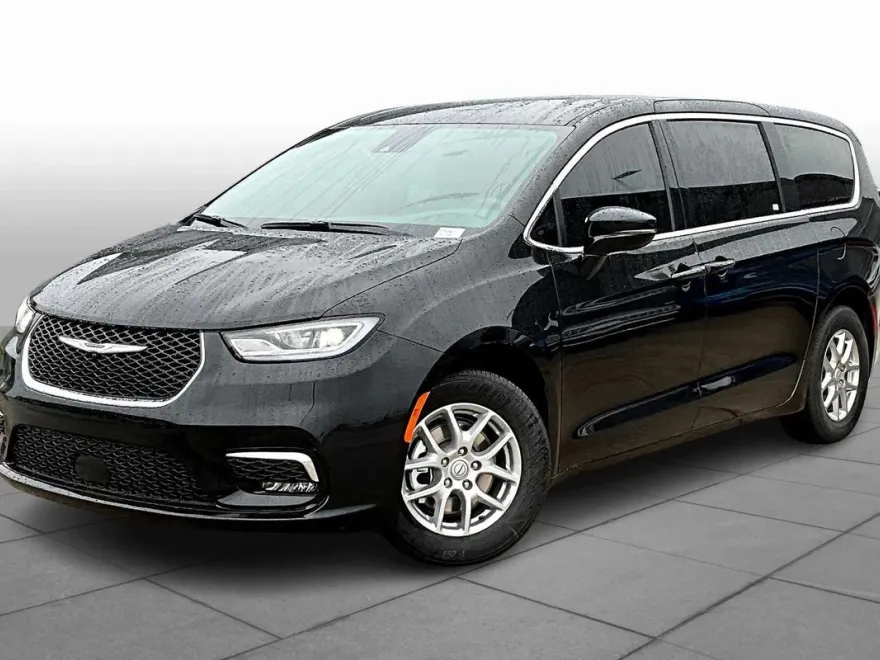 2026 Chrysler Pacifica photo 1