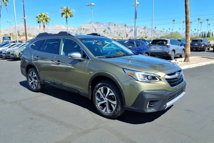 2022 Subaru Outback Touring XT photo 1