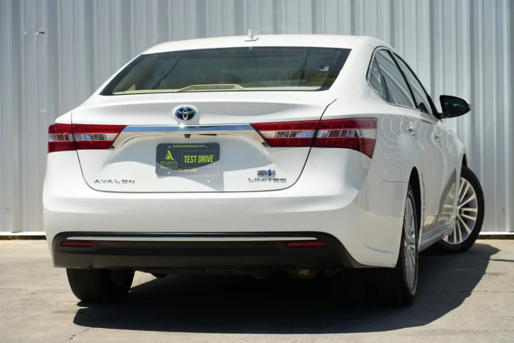 2013 Toyota Avalon Hybrid Limited photo 1