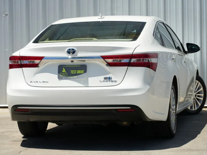 2013 Toyota Avalon Hybrid Limited photo 1