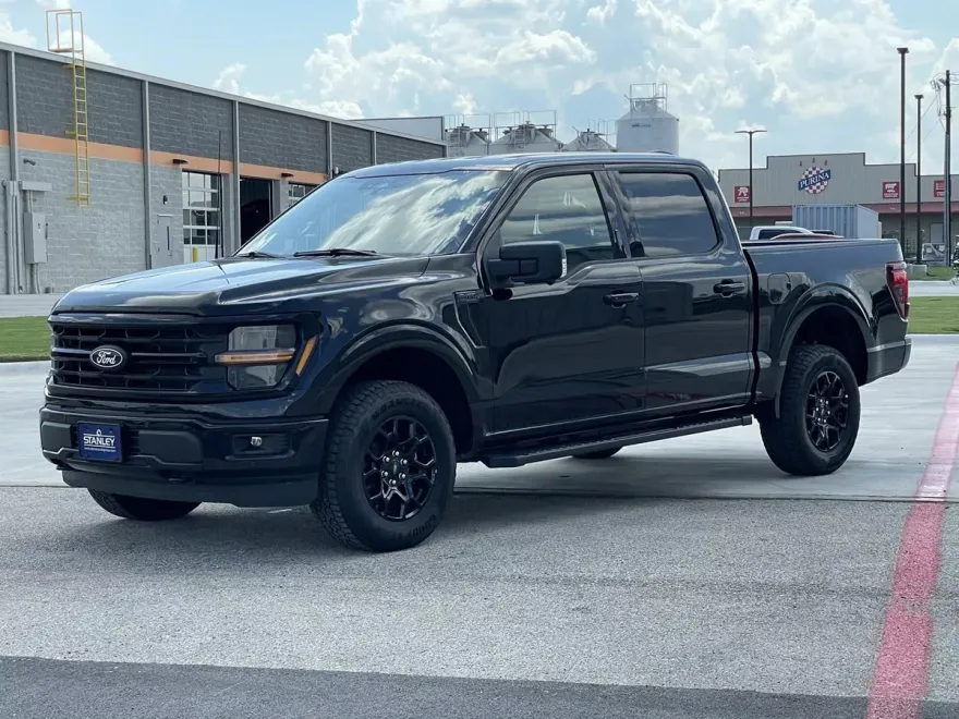 2024 Ford F-150 XLT photo 1