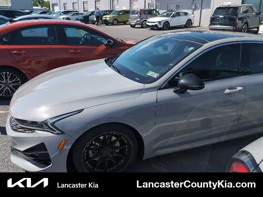 2022 Kia K5 GT-Line photo 1