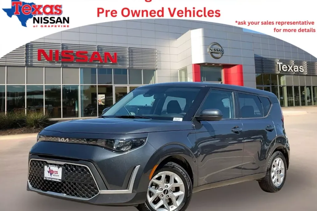 2023 Kia Soul LX photo 1