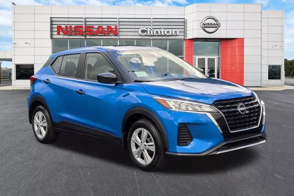 2025 Nissan Kicks Play S photo 1