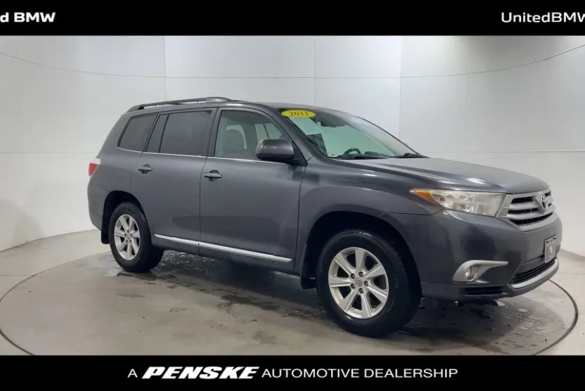 2011 Toyota Highlander Base photo 1
