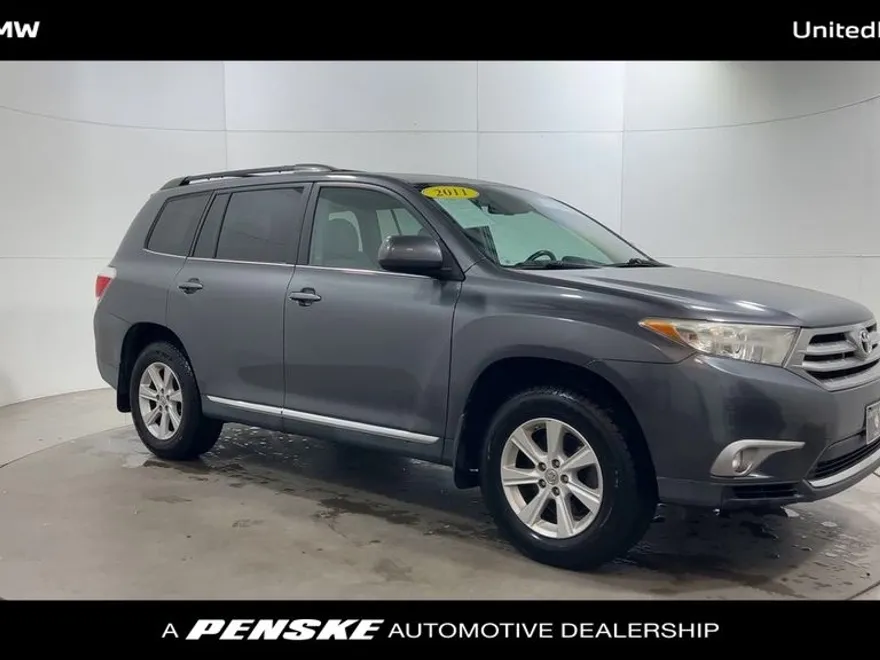 2011 Toyota Highlander Base photo 1