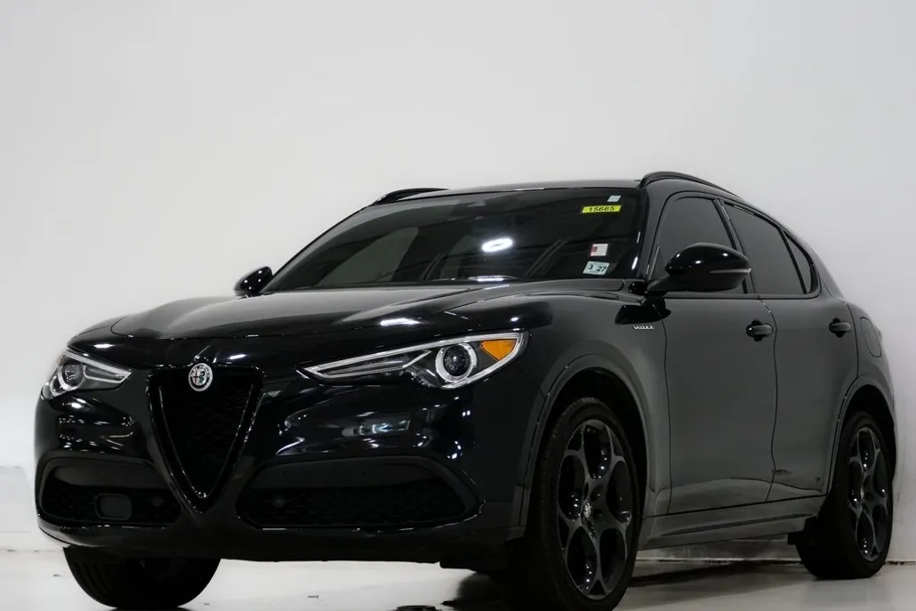 2022 Alfa Romeo Stelvio Ti Sport photo 1