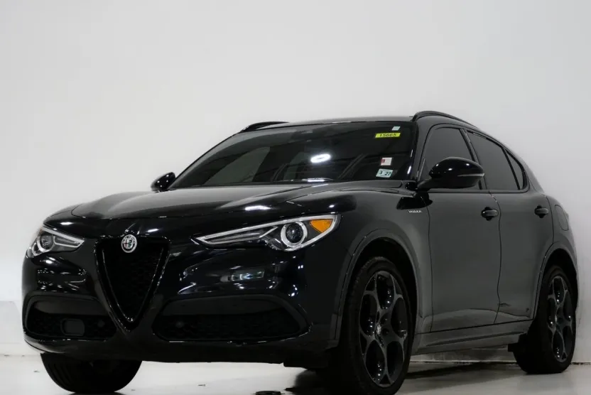 2022 Alfa Romeo Stelvio Ti Sport photo 1
